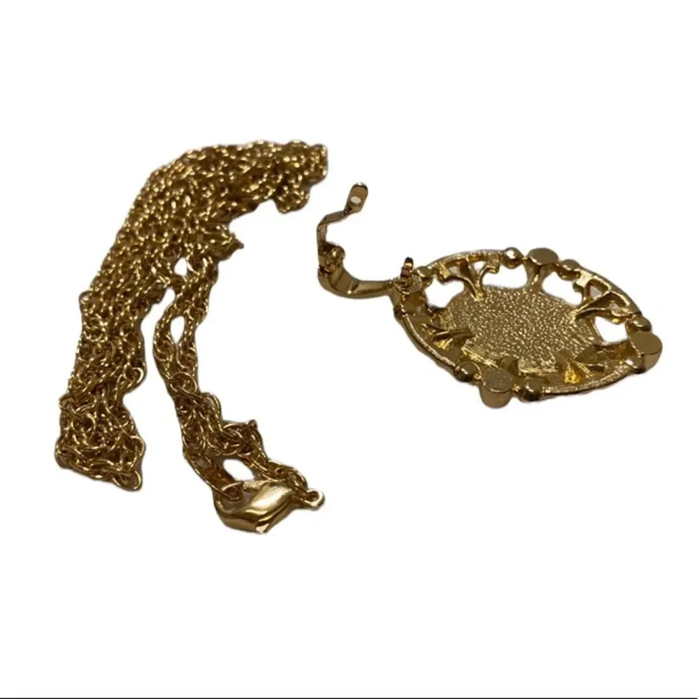 Vintage Gold Chain With Reverse Intaglio Cameo Pendant